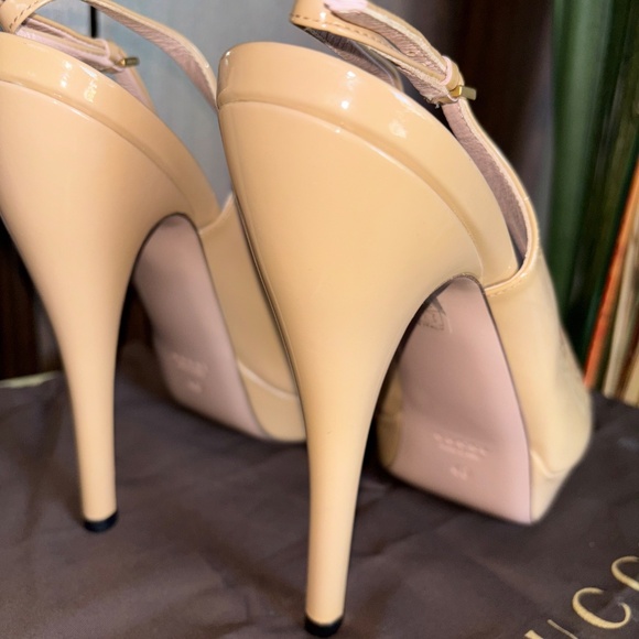 Gucci Beige Patent Leather Peep Toe Platform Slingback Pumps Size 40 US size 10 - Picture 4 of 16